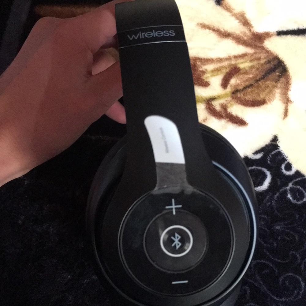 Beats - Picture 3 of 5